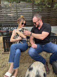 pig petting zoo date for couples